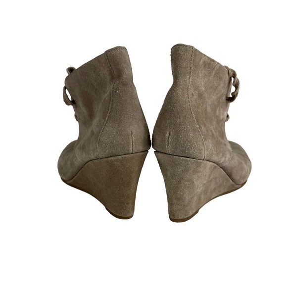 DV Dolce Vita Pellie Suede Wedge Ankle Booties Round Toe Taupe Woman’s US Size 7 - Picture 10 of 16